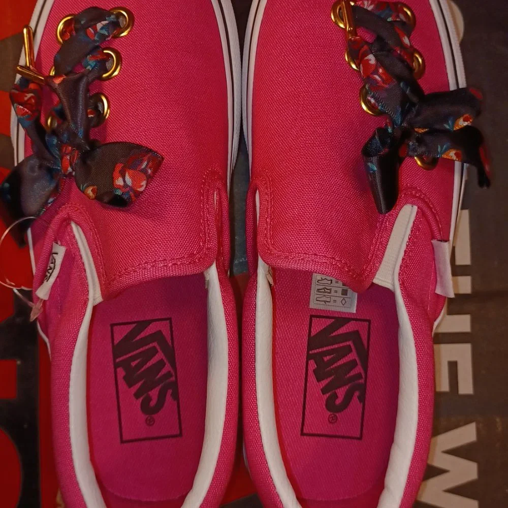 Vans Classic Slip-On P Women’s 5 Pink/Black Oversized Lace Carmine VN0A3…